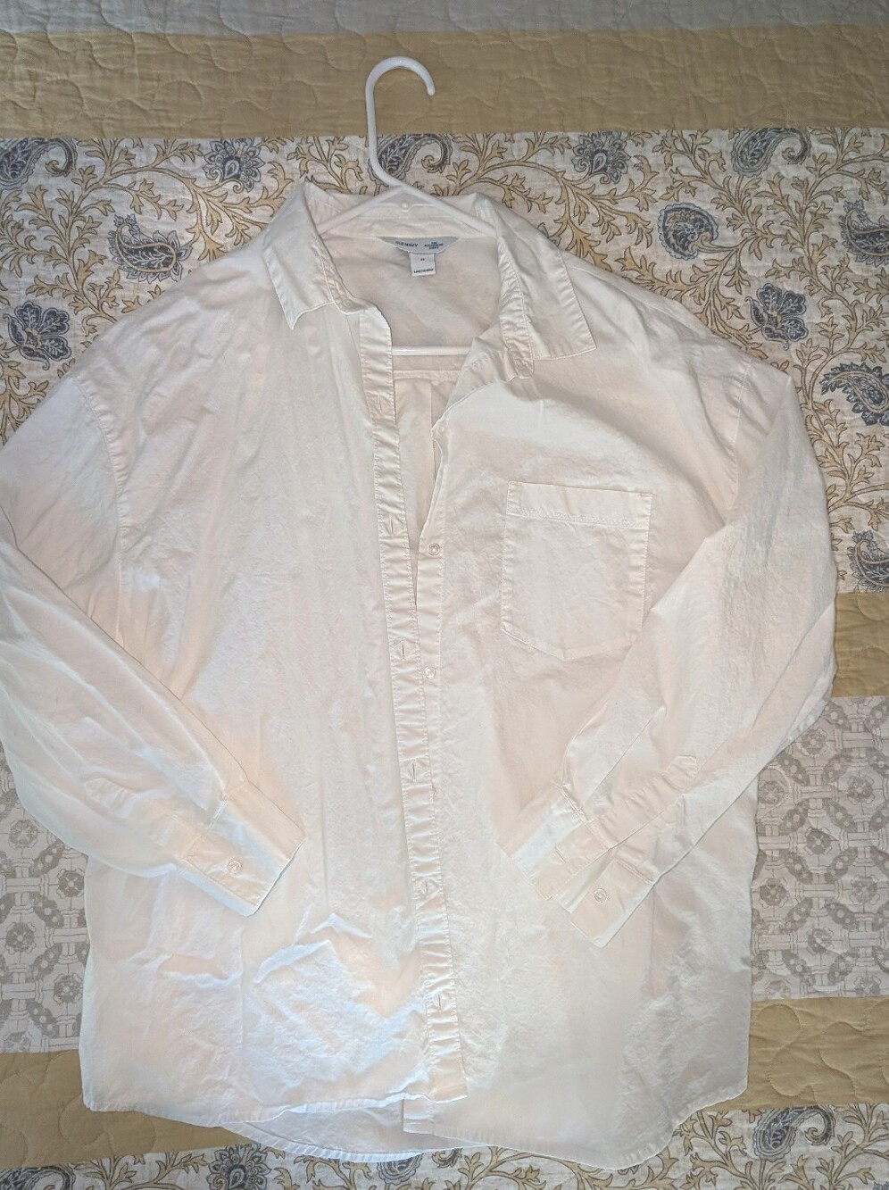 Classic White Women's Button-Up Shirt by Old Navy, Size Medium